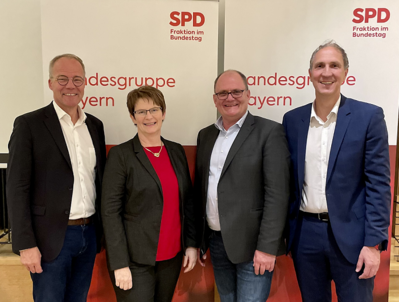 Fraktion vor Ort mit MdB Dr. Matthias Miersch, Claudia Müller, Georg Wiedemann, MdB Christoph Schmid (v.l.n.r.)