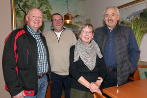 Dr. Bernd Vilsmeier gratulierte der wiedergewählten Vorstandschaft